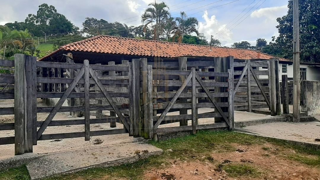 Fazenda Tombador em Itaúna/MG - Curral Cancela