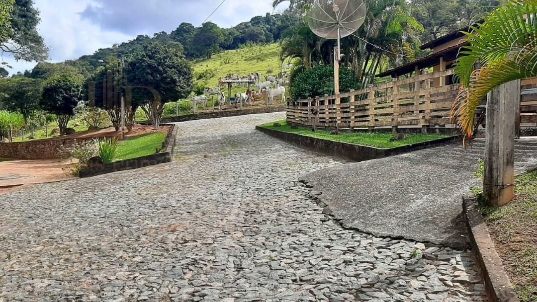 Fazenda Tombador em Itaúna/MG - Estrutura Calcamento
